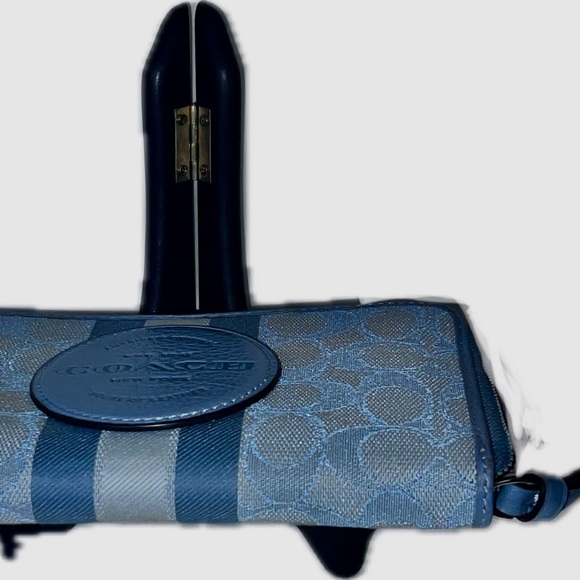 Coach Dempsey, large phone wallet in signature Jack striped patch blue C9073NWOT - Picture 5 of 7